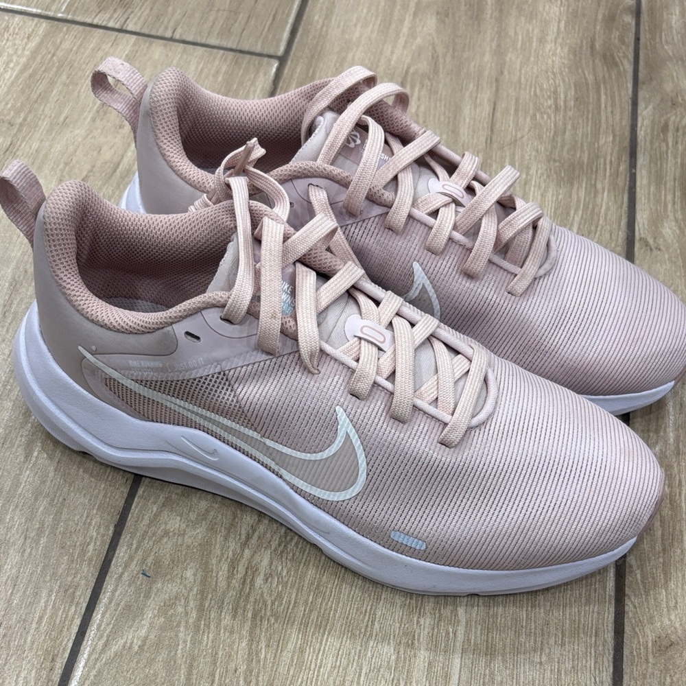 Nike Women's Light Pink Sneakers